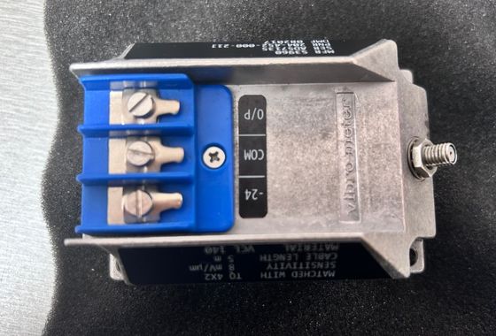 IQS452 204-452-000-221 PROXIMITY SYSTEM Signal Conditioner